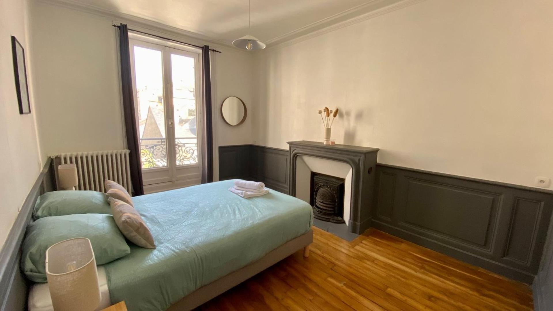Spacieux Pour 10 Personnes Au Coeur De Rennes Exterior photo